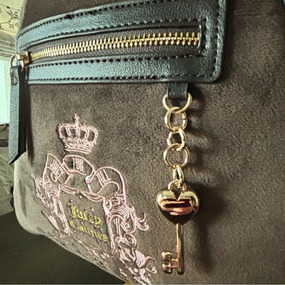 Juicy Couture Velour Backpack Brown Crest Logo Heart Key Charm NWT Y2K - Picture 7 of 7